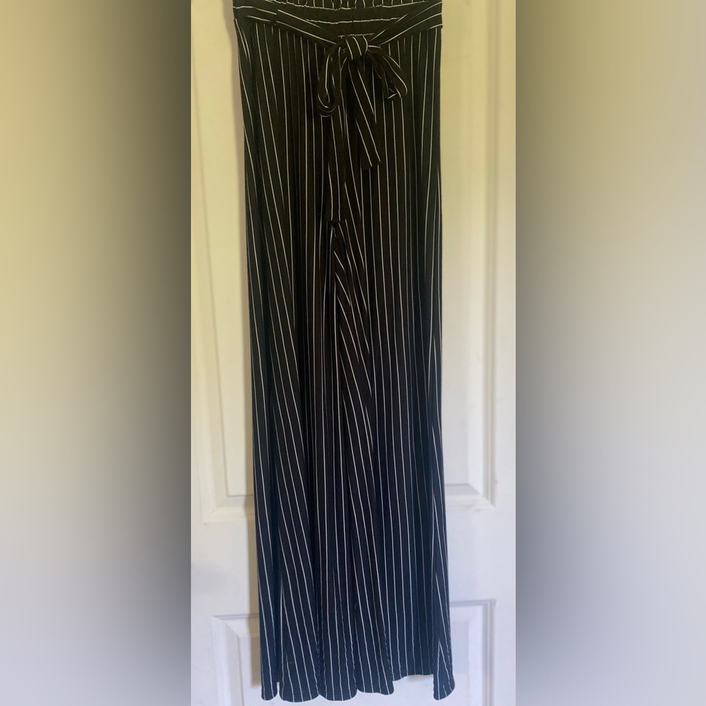 Ivory Rose wide leg Pants size Small 26” waist 30” inseam.  Black and White
